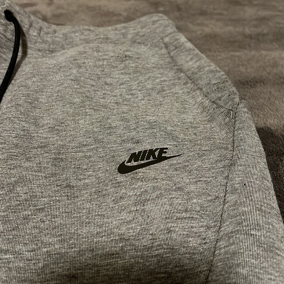 Men’s Dark Grey Nike Tech Fleece Jogger - Picture 3 of 8